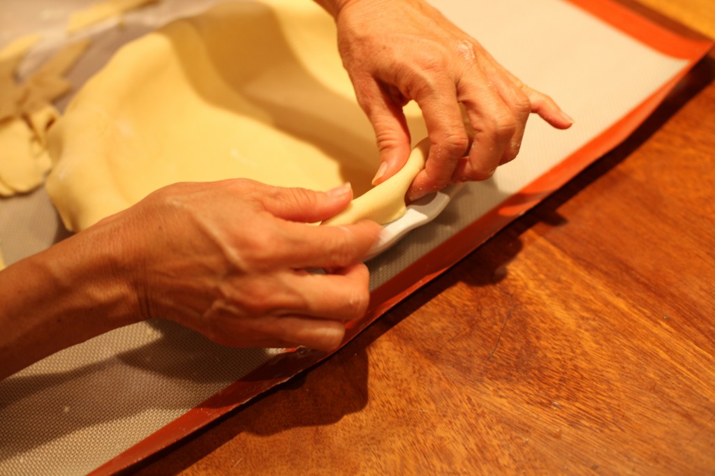 Pie Tutorial 3 How to Prevent Pie Crust from Shrinking Jenny Evans