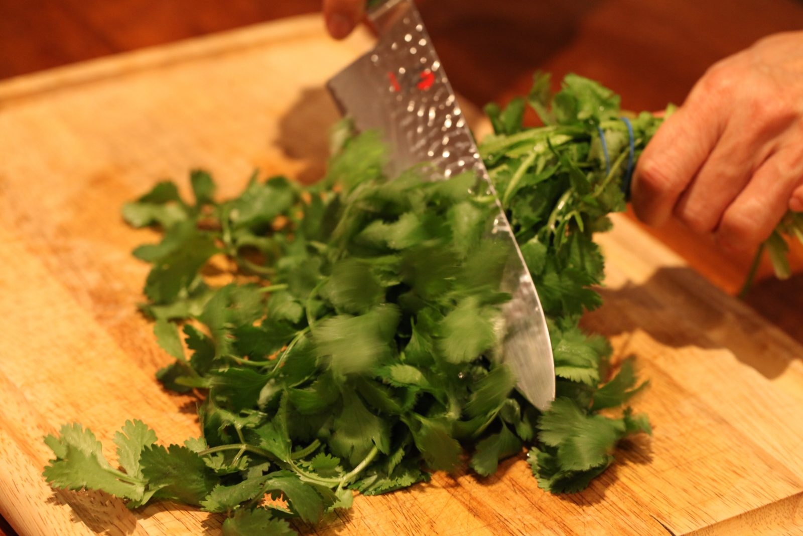 Tuesday S Tools And Tips How To Cut Cilantro Leaves Off The Stem Jenny Evans,Carnival Glass Bowl With Lid